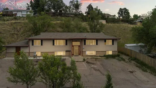 2 bed 1 bath with laundry in unit on the West side of Colorado Springs – photo 1