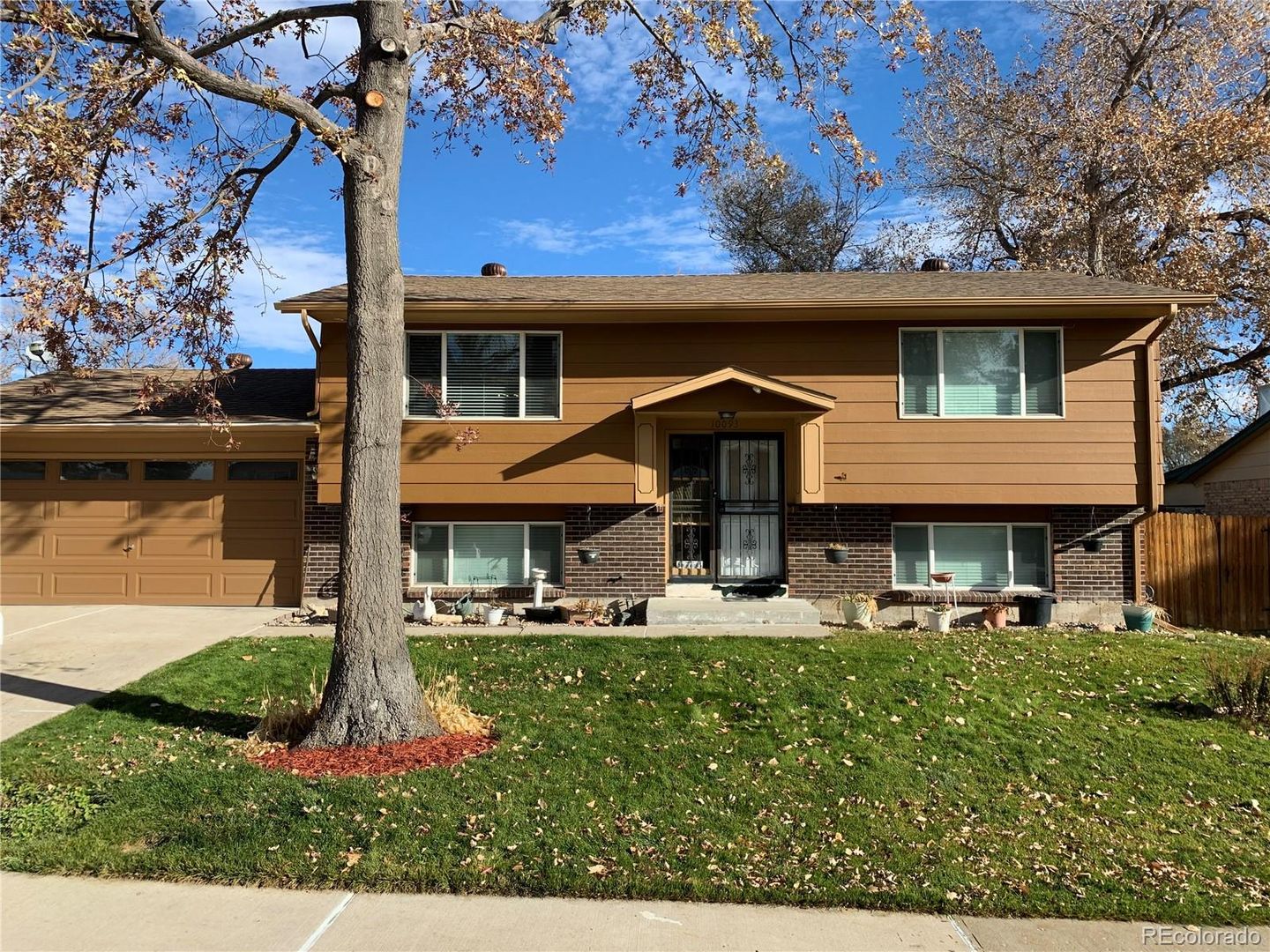 Lakewood House: 10093 W Maryland Dr