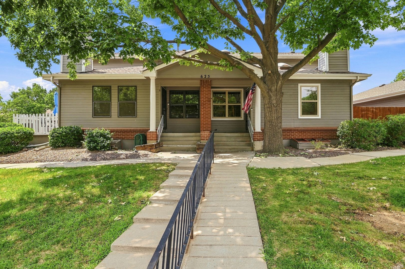 Lakewood Townhome: 625 S Depew St #2