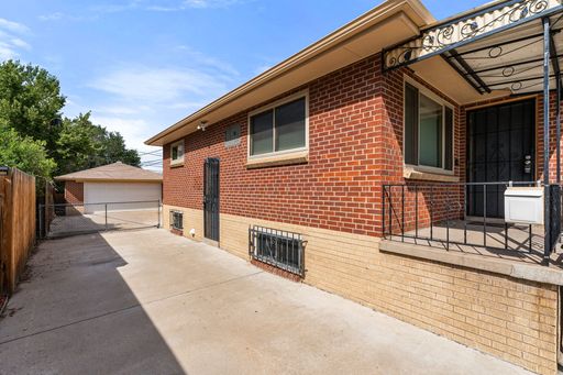 Lower Level Unit near Ruby Hill Park! – photo 1