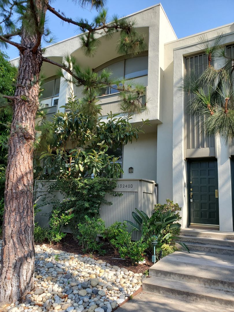 MARINA DEL REY Townhome: 13240 FIJI WAY
