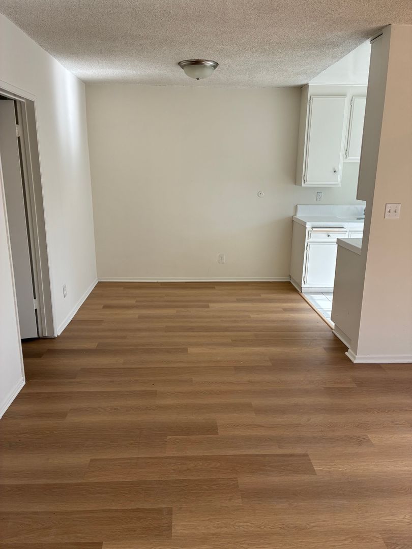 LOS ANGELES Apartment: 3739 DELMAS TERRACE