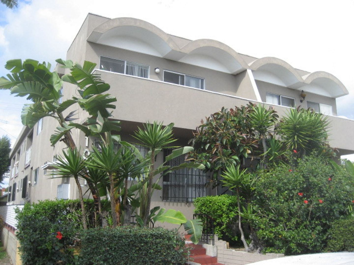 WEST HOLLYWOOD Apartment: 1021 N. GARDNER ST