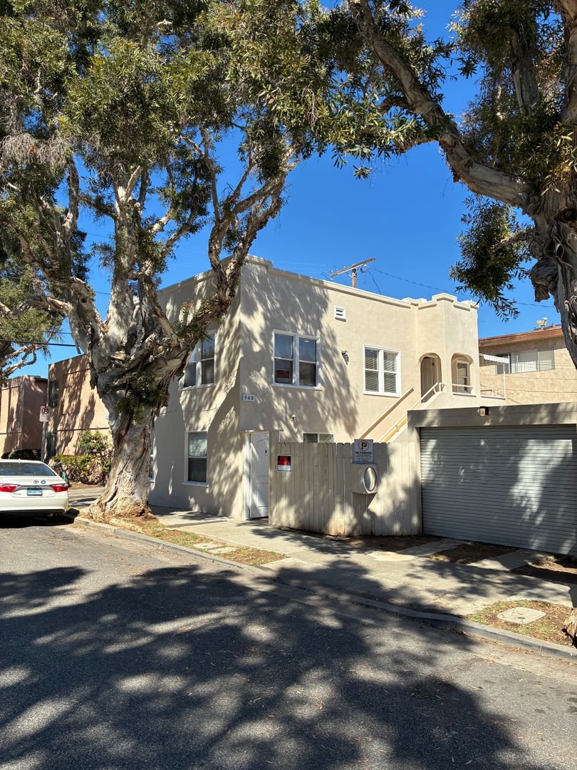 SANTA MONICA Apartment: 501-501 1/2 HILL ST