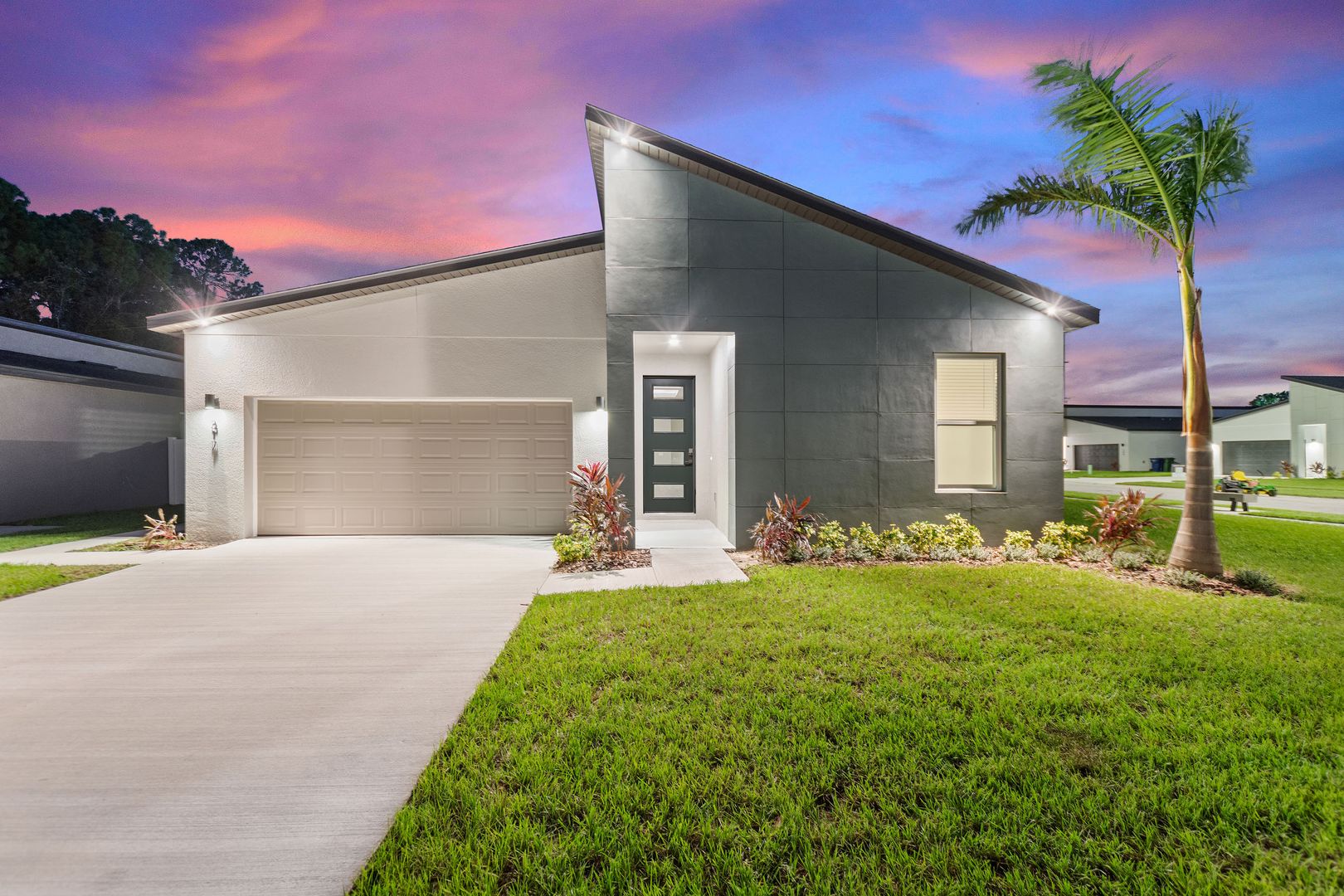 Winter Haven House: 317 Royal Palm Way