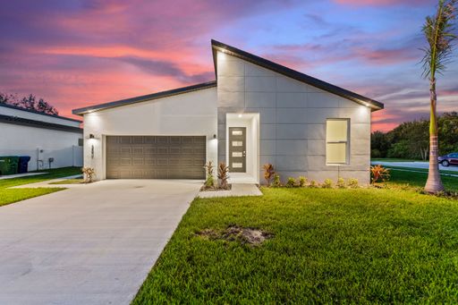4 Bed / 2 Bath with Fenced Yard in Winter Haven, FL (Deposit Free Option!) – photo 1