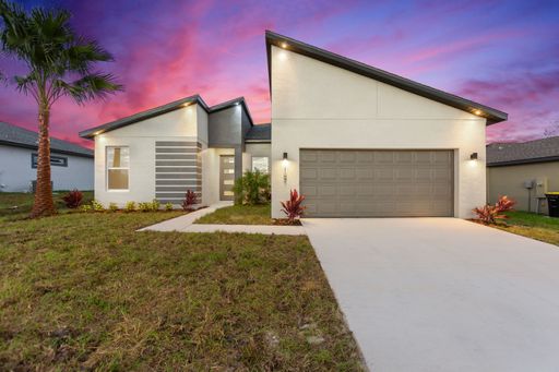 Modern, Energy-Efficient Home with All the Upgrades – photo 1