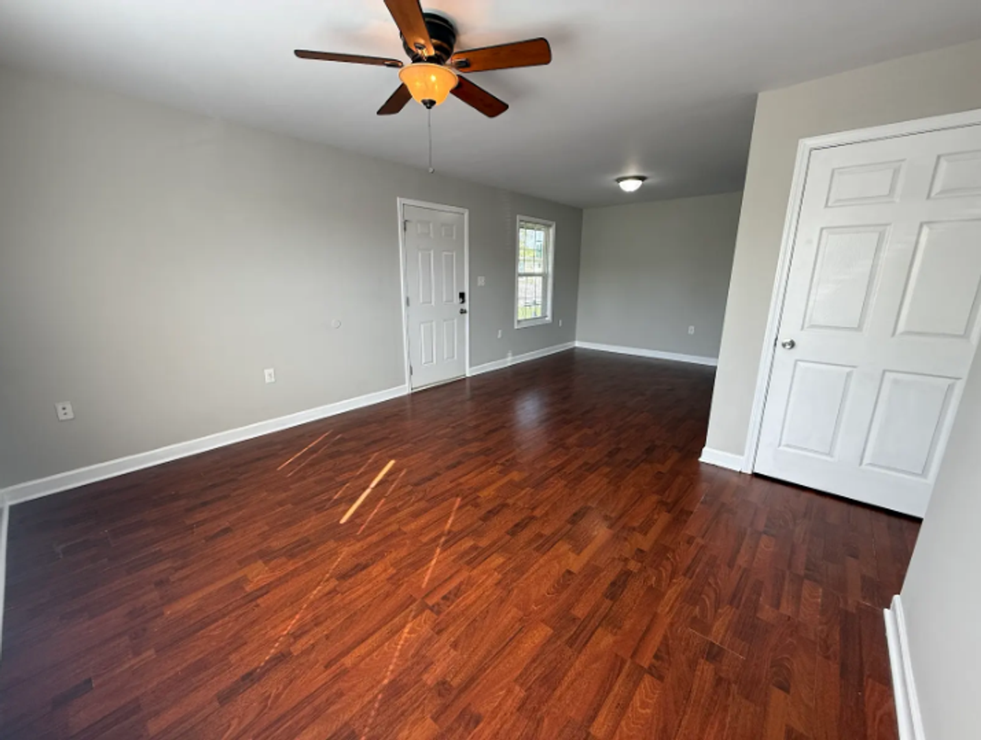Franklin Apartment: 845 West Madison St