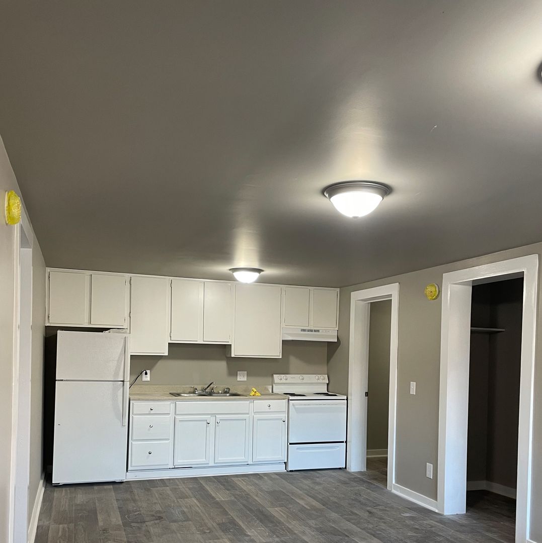 Franklin Apartment: 638 Morgantown Road