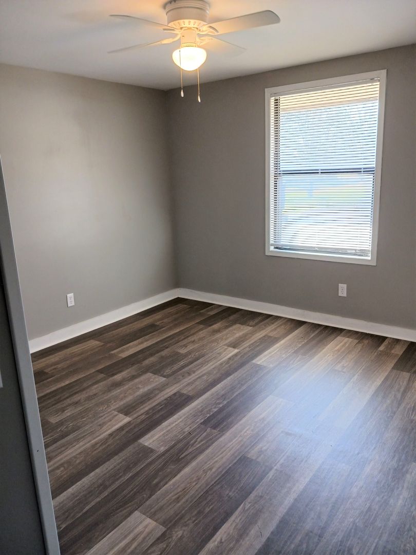 Franklin Apartment: 638 Morgantown Road