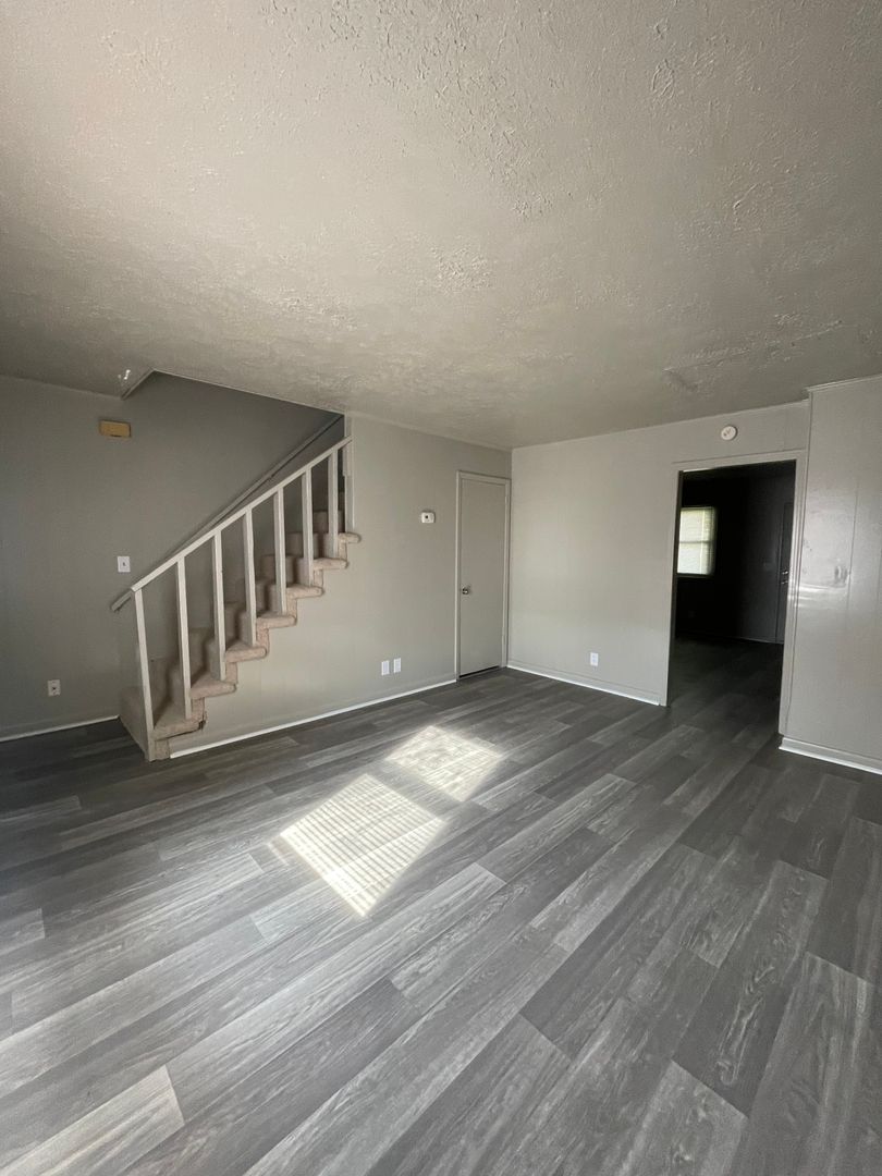 Portland Apartment: 119 Stevison Ham Rd