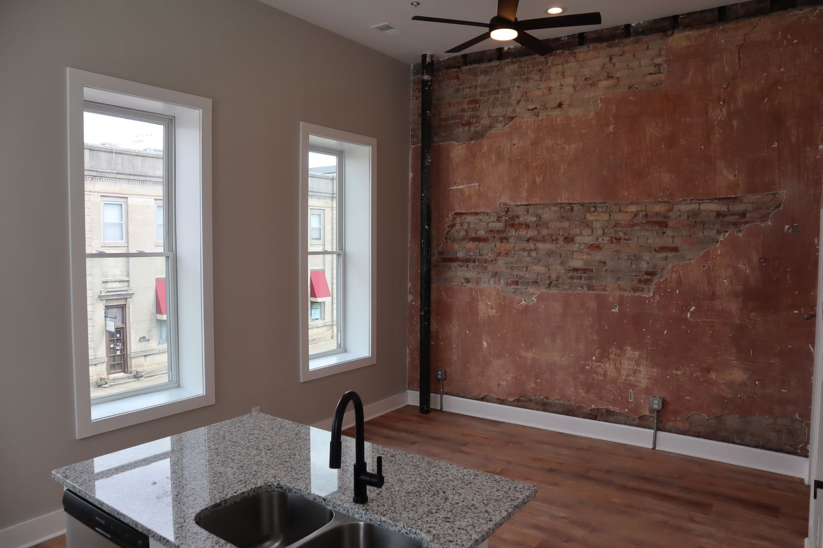 Gallatin Apartment: 128 North Water Ave