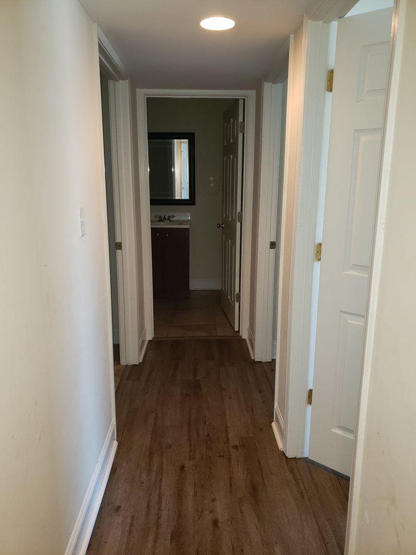 Franklin Apartment: 845 West Madison St