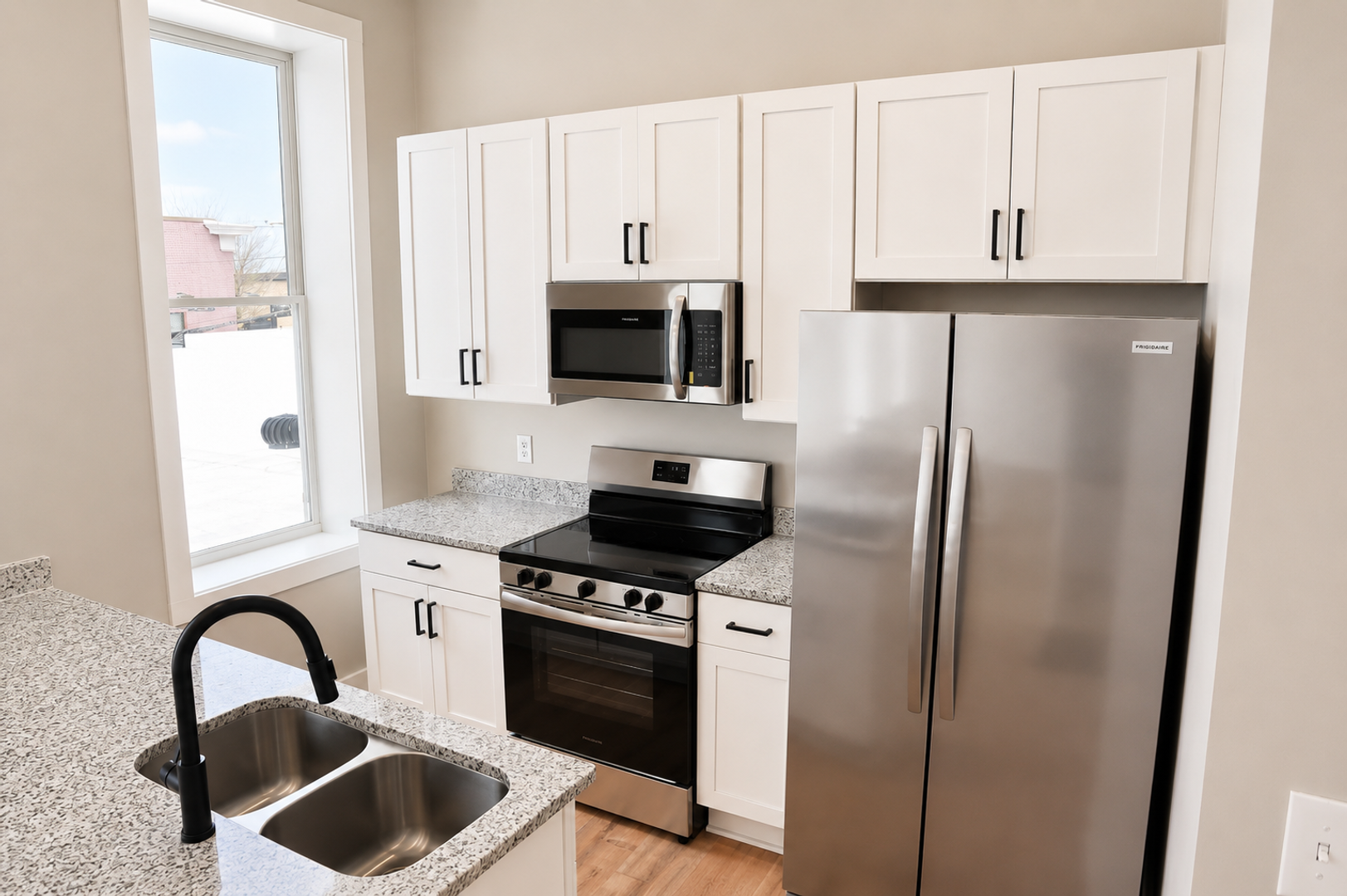 Gallatin Apartment: 128 North Water Ave
