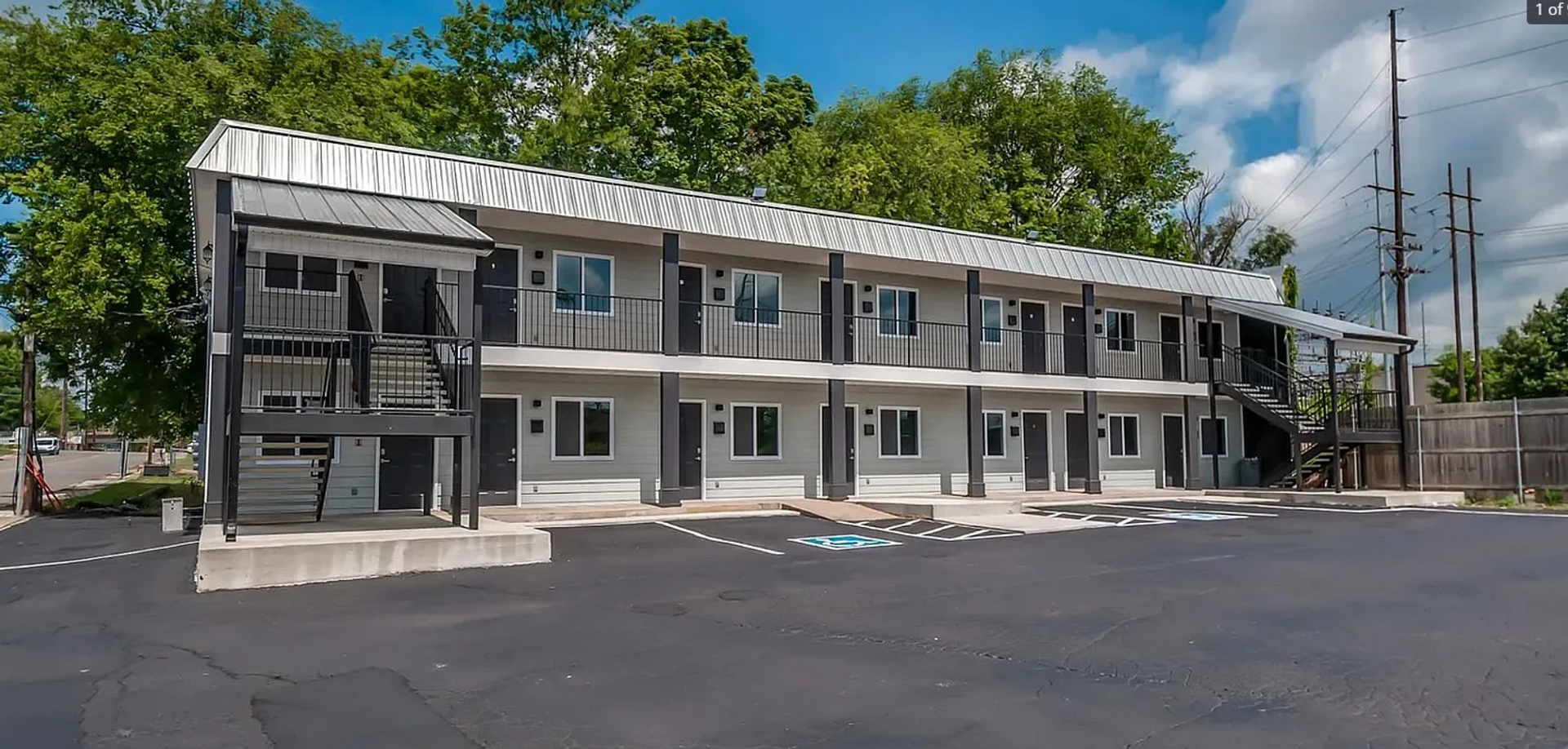 Madison Apartment: 202 Woodruff Street