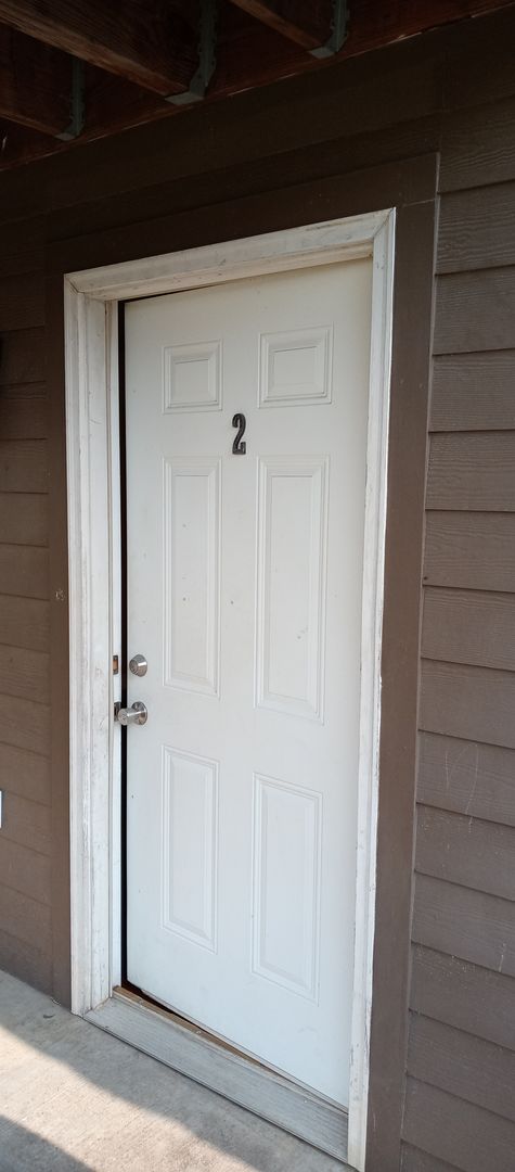 Franklin Apartment: 845 West Madison St