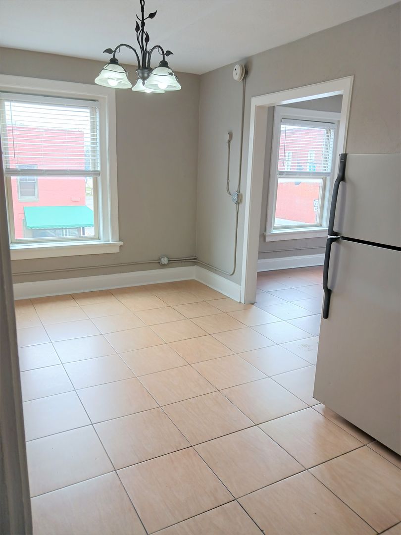 Franklin Apartment: 103 E Cedar St.