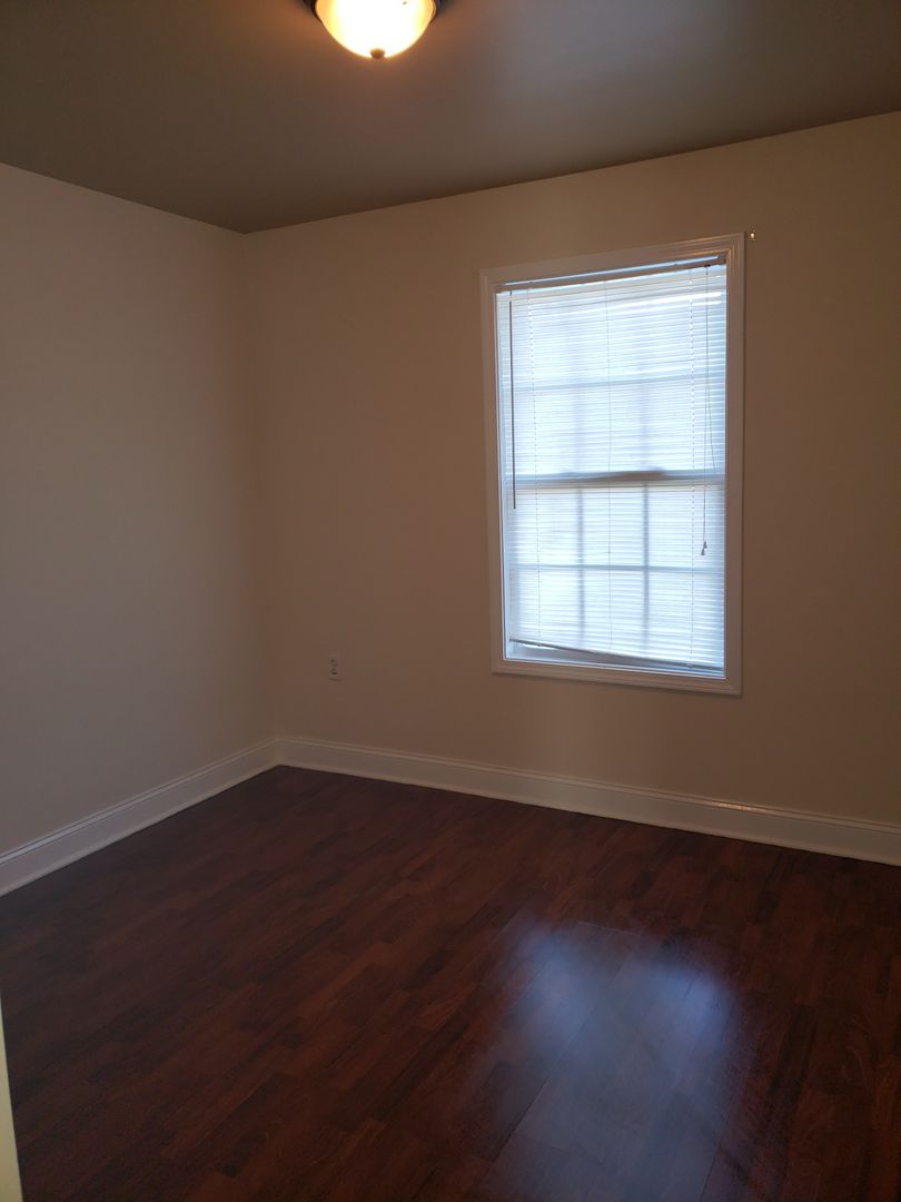 Franklin Apartment: 845 West Madison St