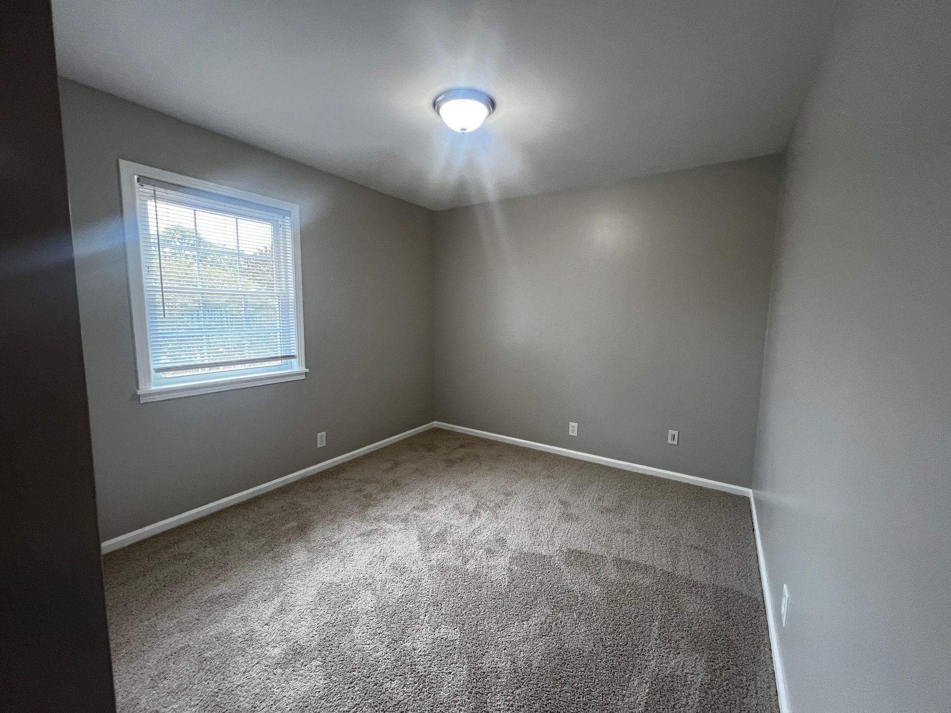 Gallatin Apartment: 547 North Water Ave.