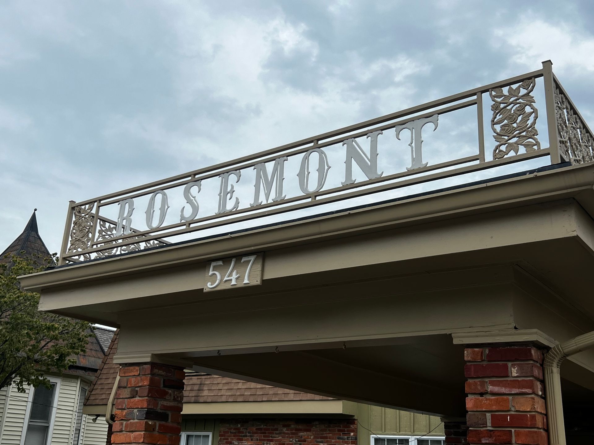 Gallatin Apartment: 547 North Water Ave.