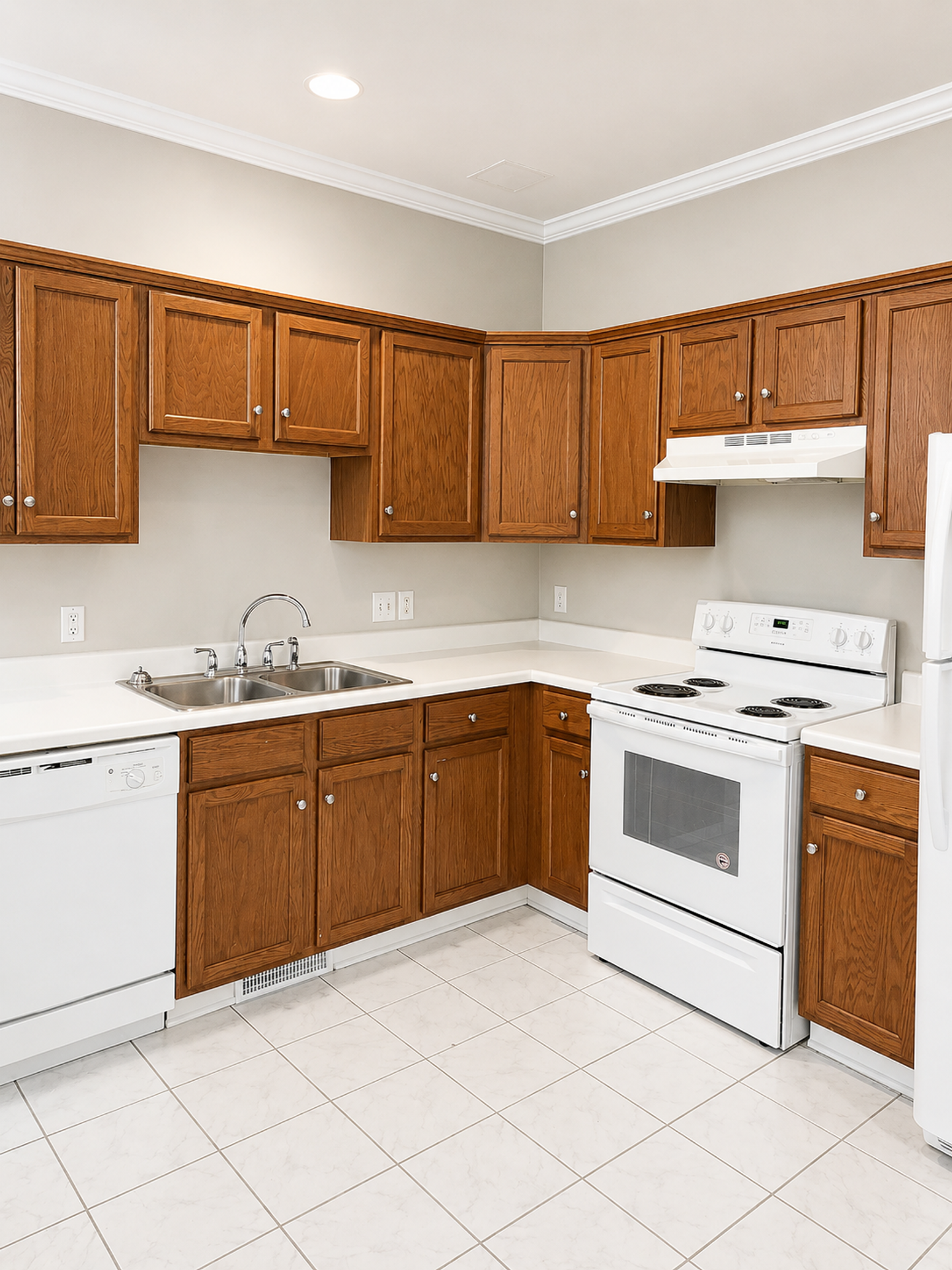 Gallatin Apartment: 202 Cemetery Avenue