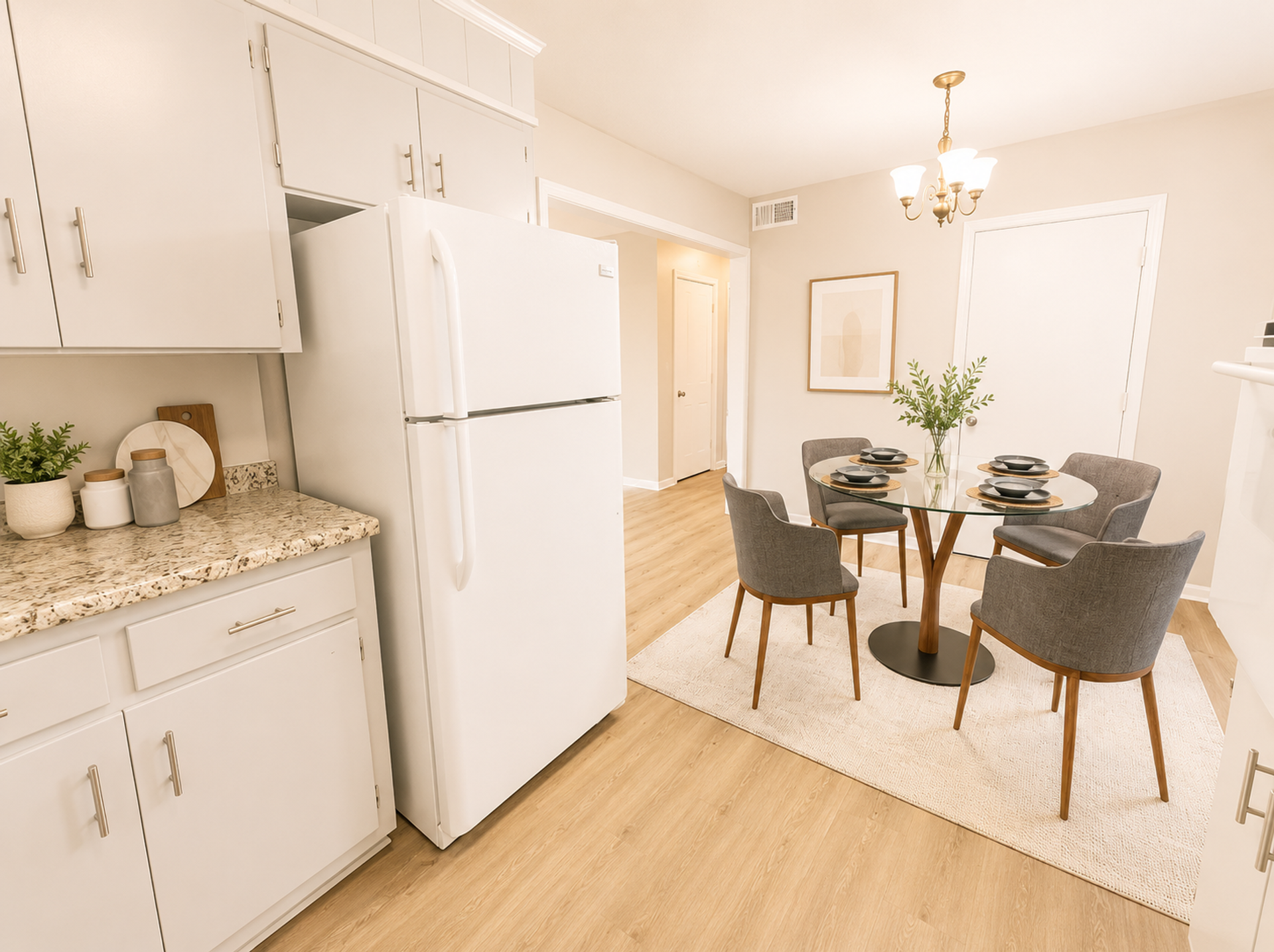 Gallatin Apartment: 547 North Water Ave.