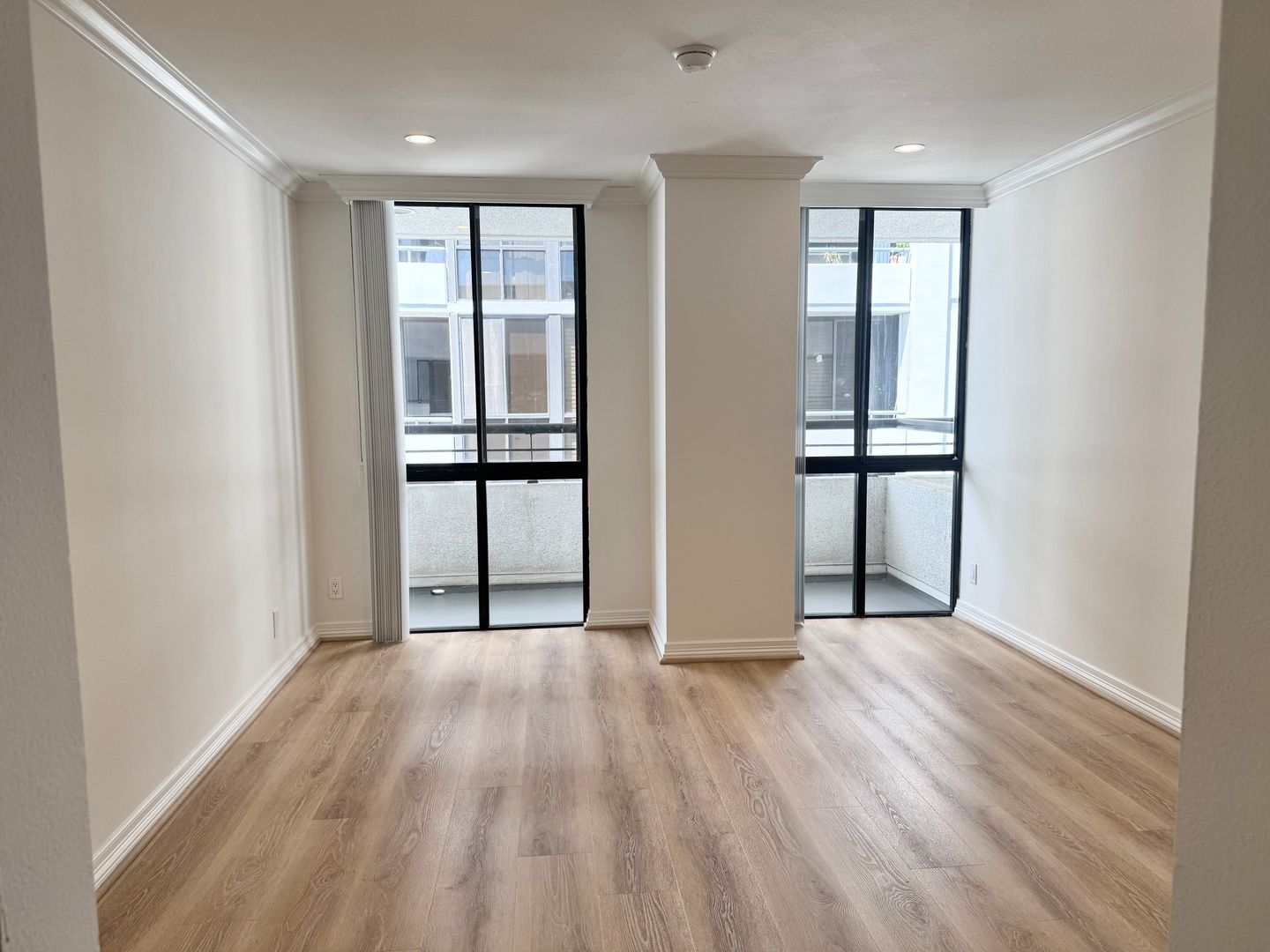 10636 Wilshire 11 of 12