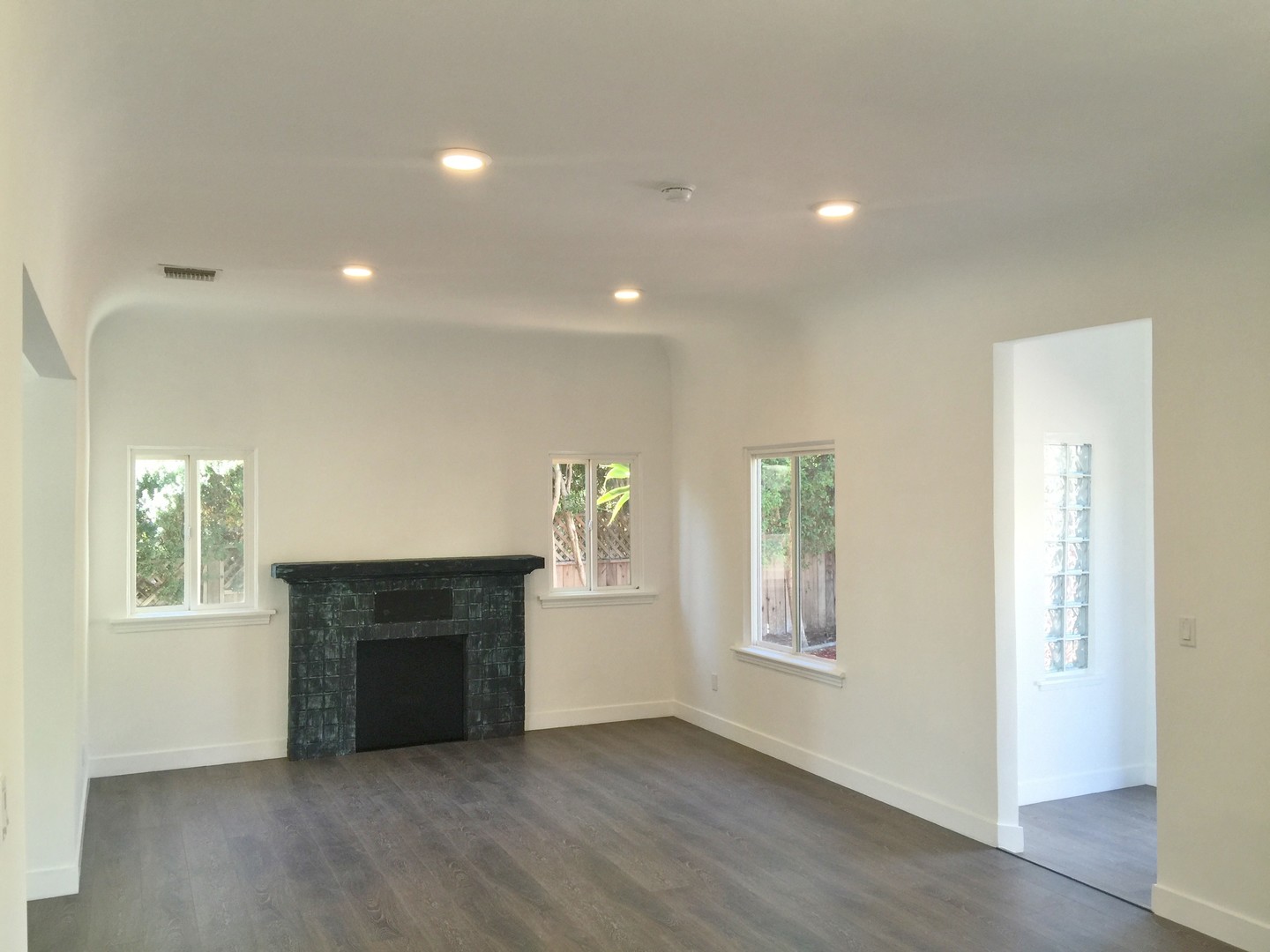 8538 West Knoll 5 of 12