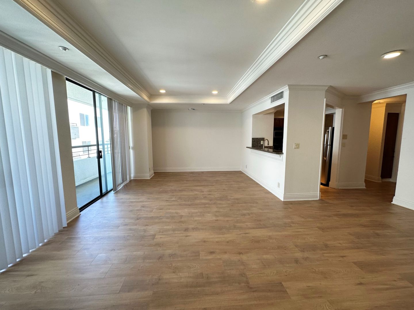 Los Angeles Apartment: 10636 Wilshire Blvd