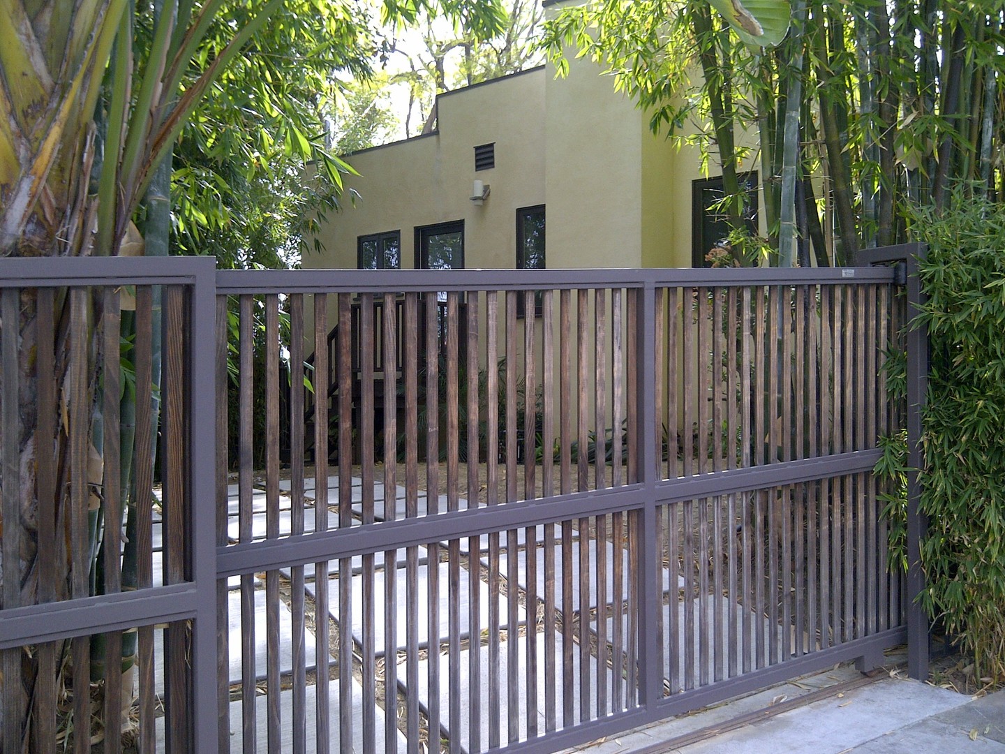 West Hollywood House: 8532 West Knoll Drive
