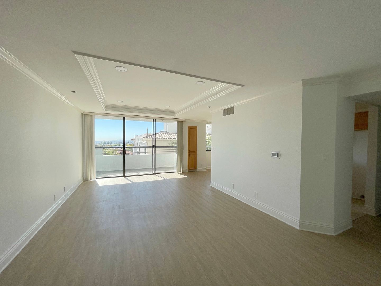 Los Angeles Apartment: 10636 Wilshire Blvd