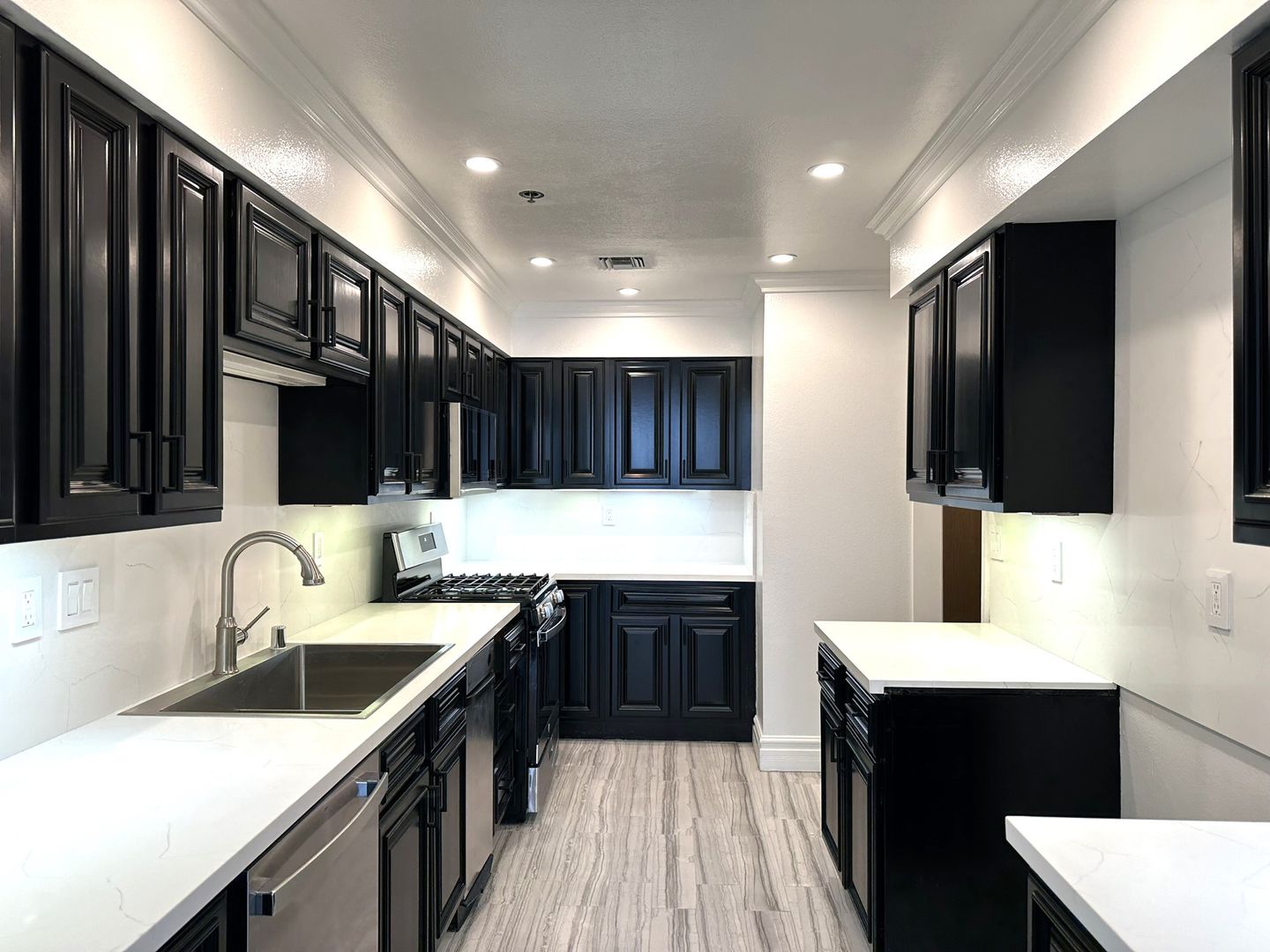 Los Angeles Apartment: 10636 Wilshire Blvd