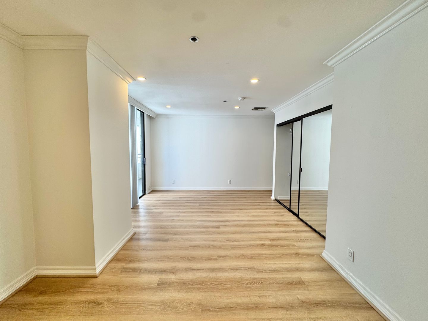 10636 Wilshire 9 of 12