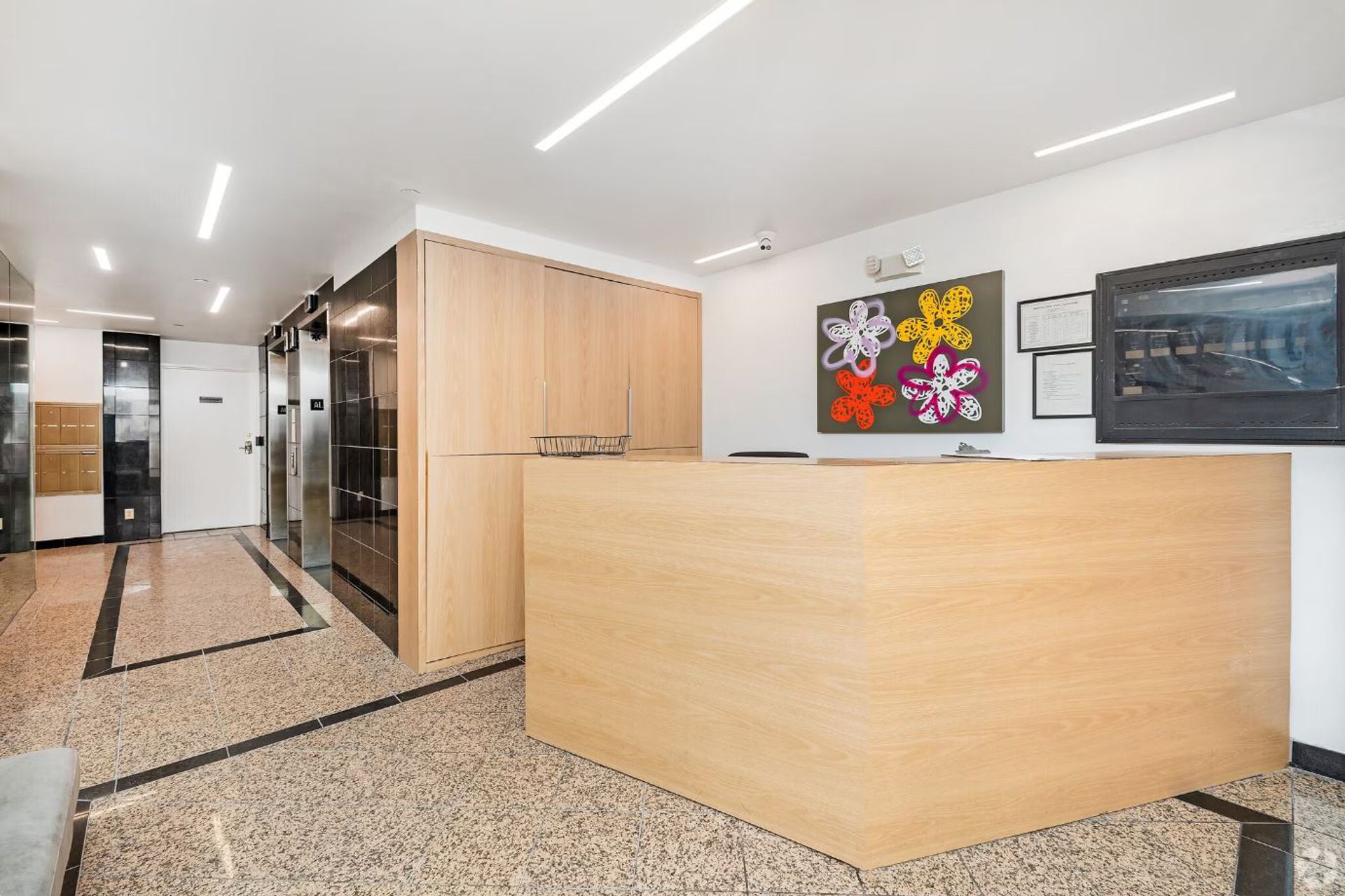 10636 Wilshire 5 of 12
