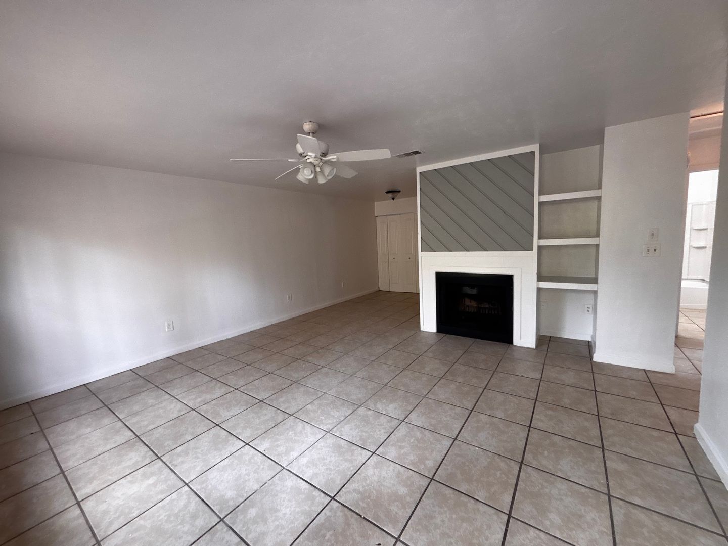 Gainesville Apartment: 911 SW 59TH TER