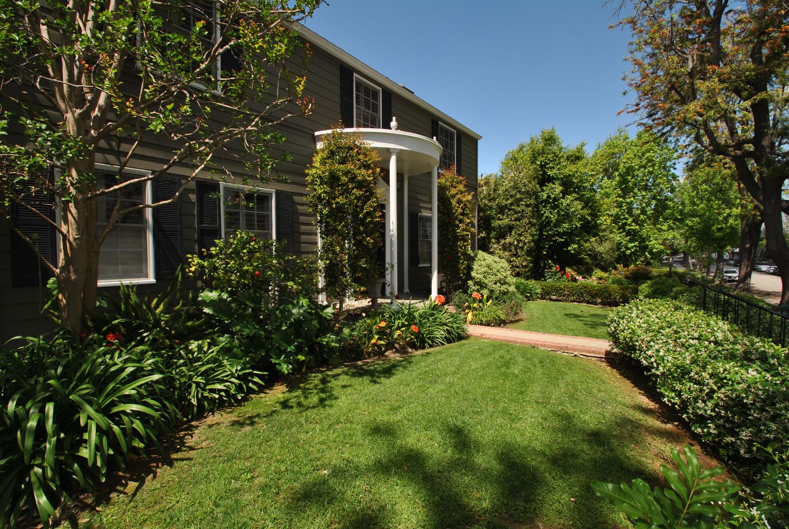 Long Beach House: 3927 Myrtle Ave.