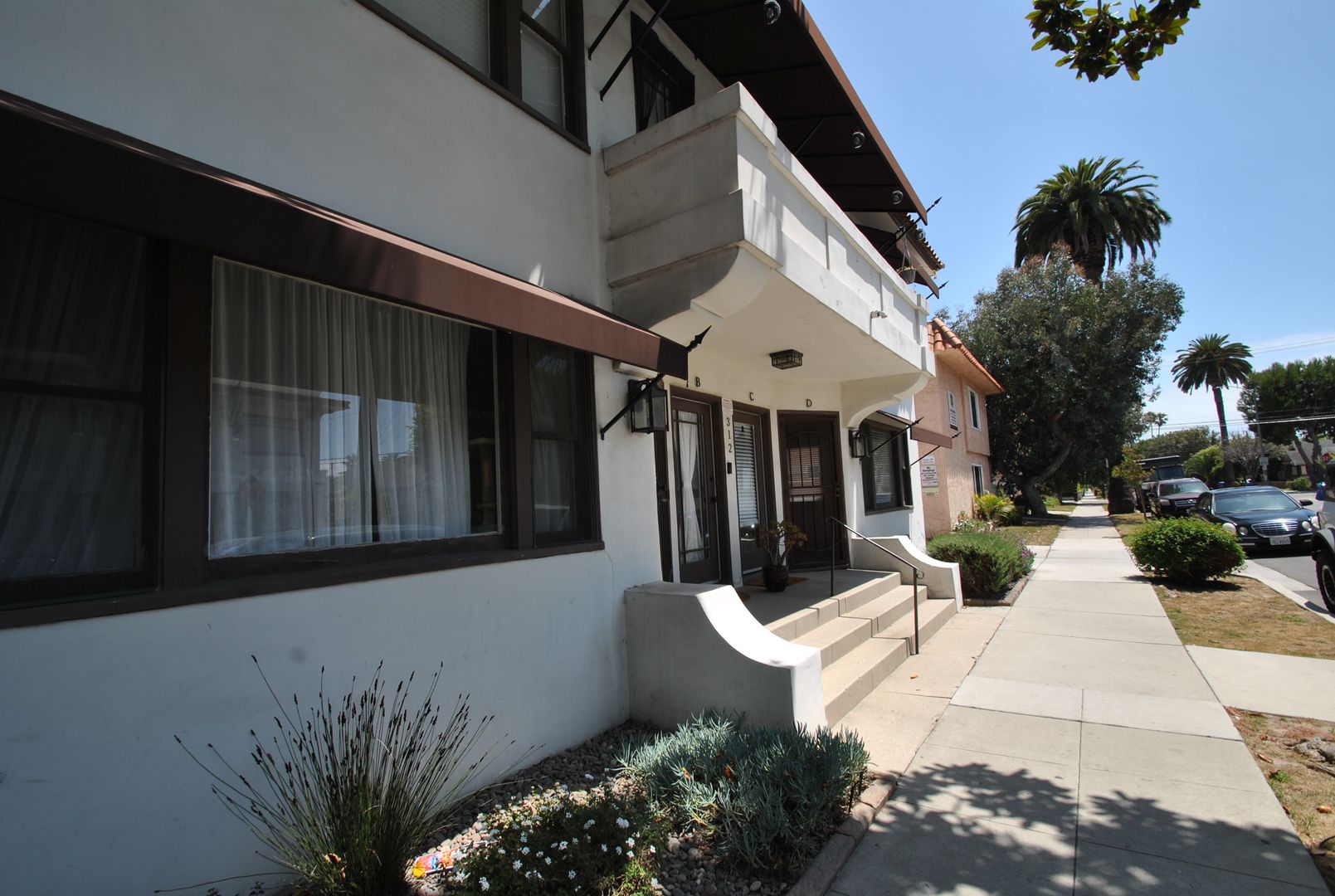 Long Beach Apartment: 312 Temple Ave. Unit D