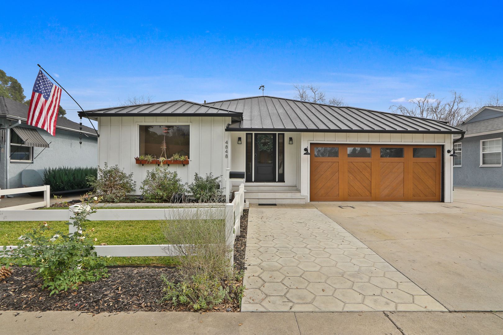 Long Beach House: 4848 Hersholt Ave.