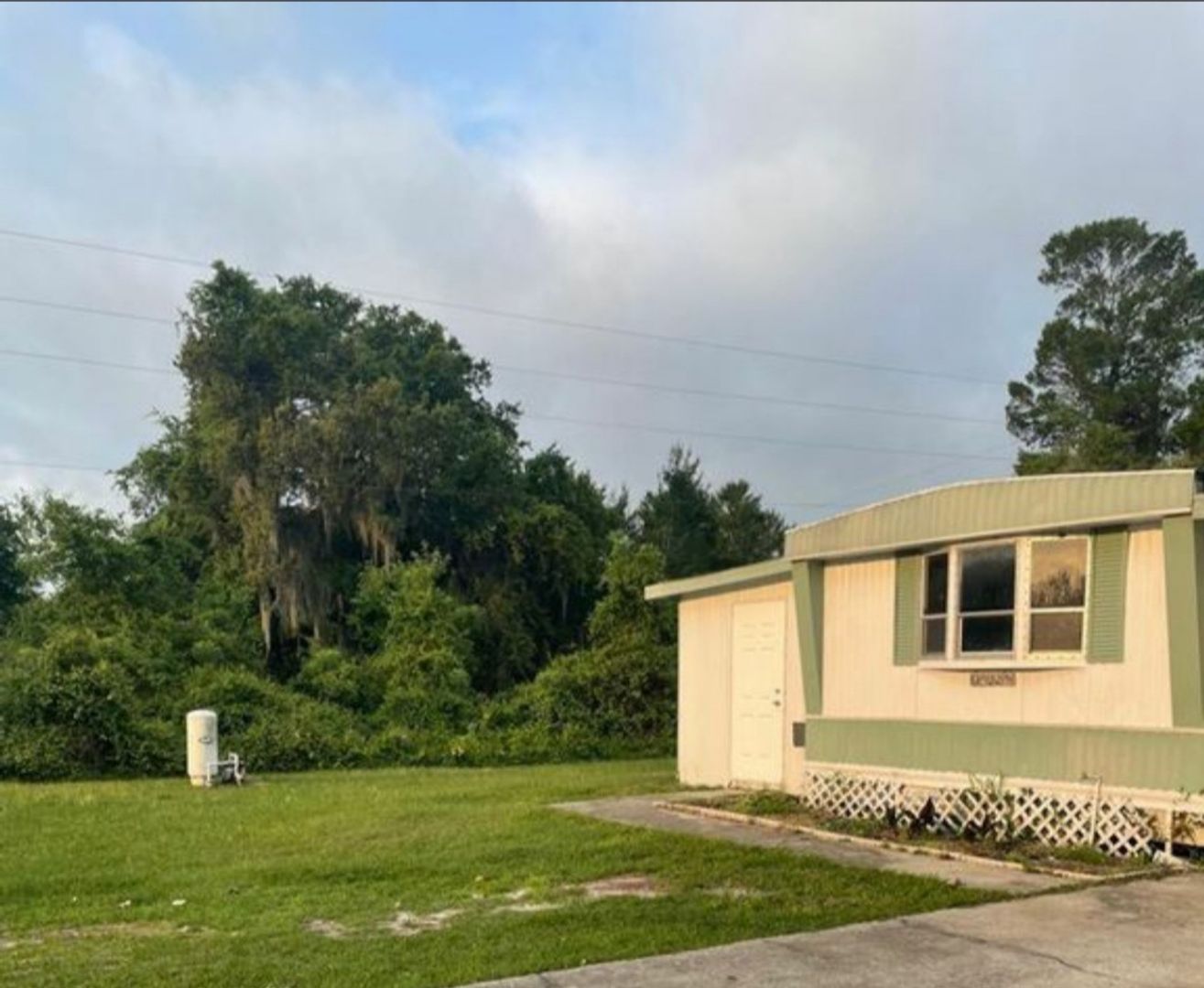 Leesburg House: 35229 Orange Grove Lane