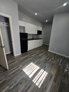 Studio Apartment – 427-429 W. Queen Lane - 427 Unit 2, Philadelphia, PA 19144