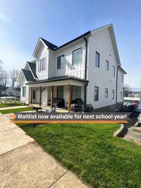 ✴️ Waitlist for Aug2027–Jul2028 Now Open! |5BR/5BA Unit #103 in 14 BR Triplex | UTK Off-Campus Housing in Fort Sanders – photo 1