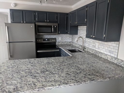 ✴️ Waitlist for Aug2027–Jul2028 Now Open! | 1BR Condo Near UTK | Parking, On-site Laundry – photo 1
