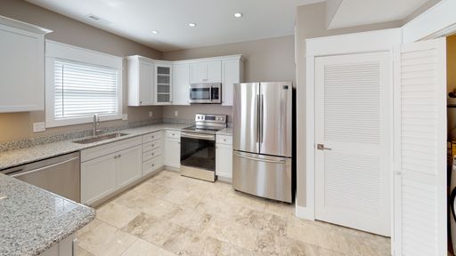 ✴️ Waitlist for Aug2027–Jul2028 Now Open! |4BR in Fort Sanders with Parking! | Walk to UTK & Knoxville Hot Spots – photo 1