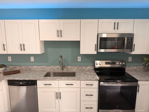 Renovated Premium 3 Bed Condo – photo 1