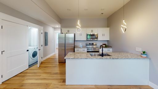 ✴️ Waitlist for Aug2027–Jul2028 Now Open! | 5BR/5BA Fort Sanders Home Near UTK – photo 1