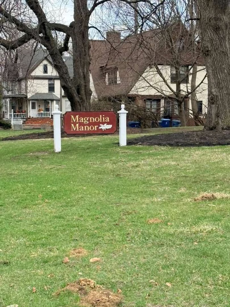 Painesville Apartment: 637 Mentor Avenue