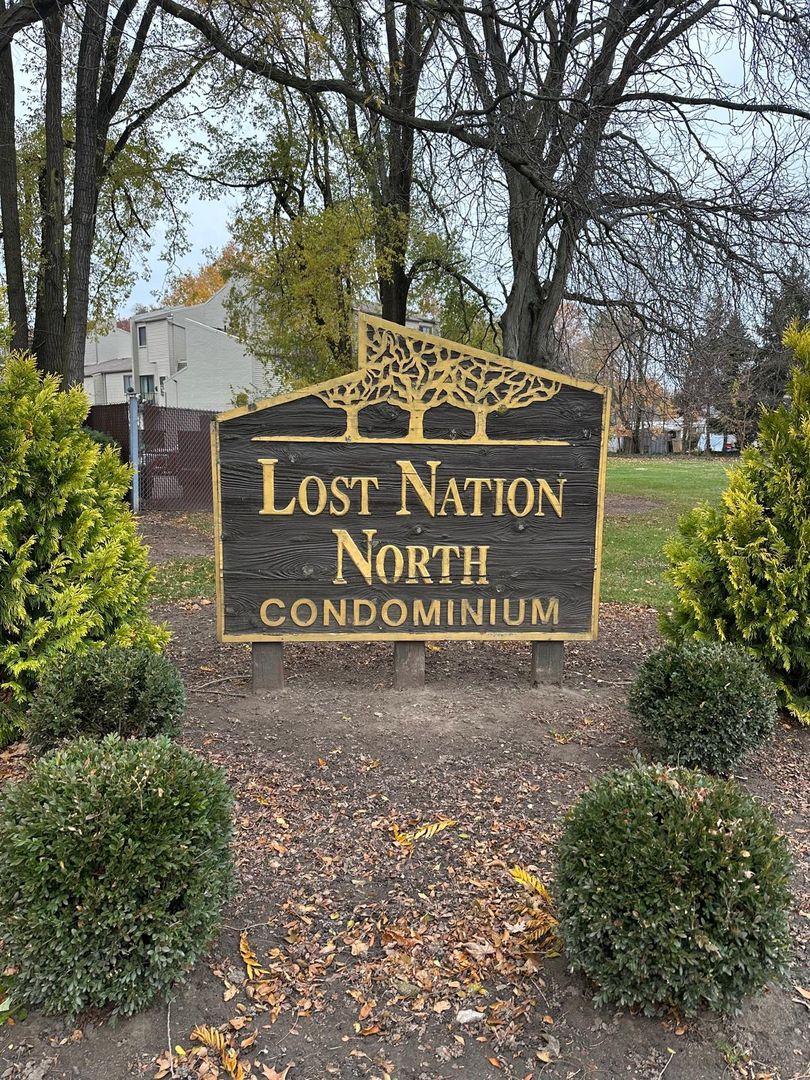 Willoughby Apartment: 38280 North Lane