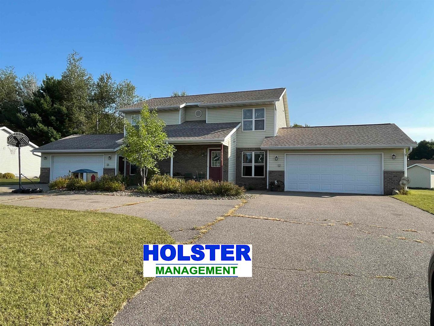 Wausau Apartment: 1933-35 Northwestern Ave