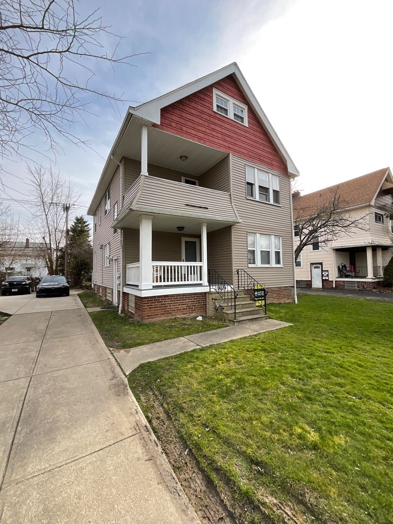 Euclid Apartment: 19824 Pasnow Avenue