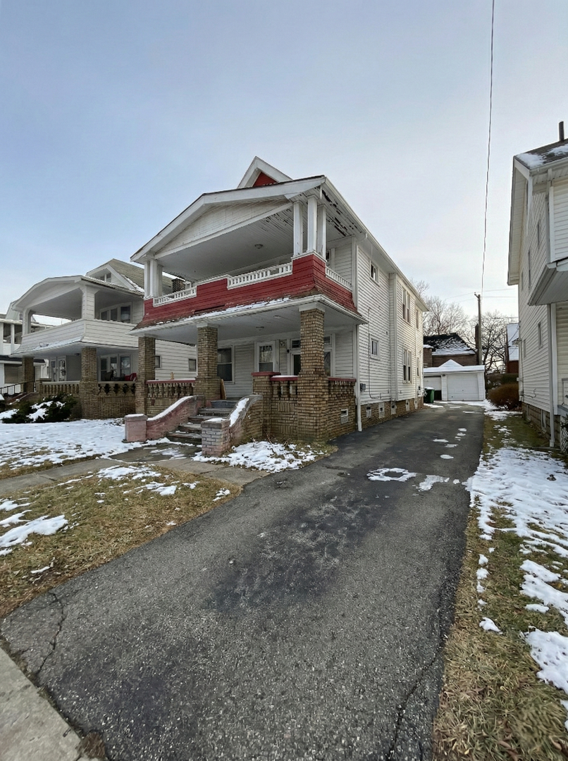 Garfield Apartment: 10012 Greenview Avenue